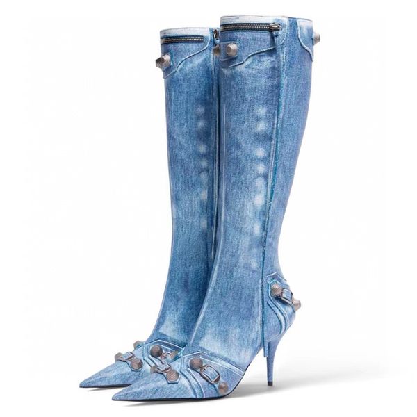 Cagole 90mm Boot Denim Blue botas femininas na altura do joelho, decoração com fivela cravejada, salto alto fino com zíper lateral, botas altas Botas de moda sapatos de grife de luxo