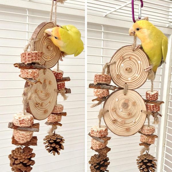 Andere Vogelbedarf Spielzeug Conure Pine Cone Decor Mehrschichtiger Metallhaken Massivholz Schnabel Schärfen für kleine Kakadus Eclectus Caique