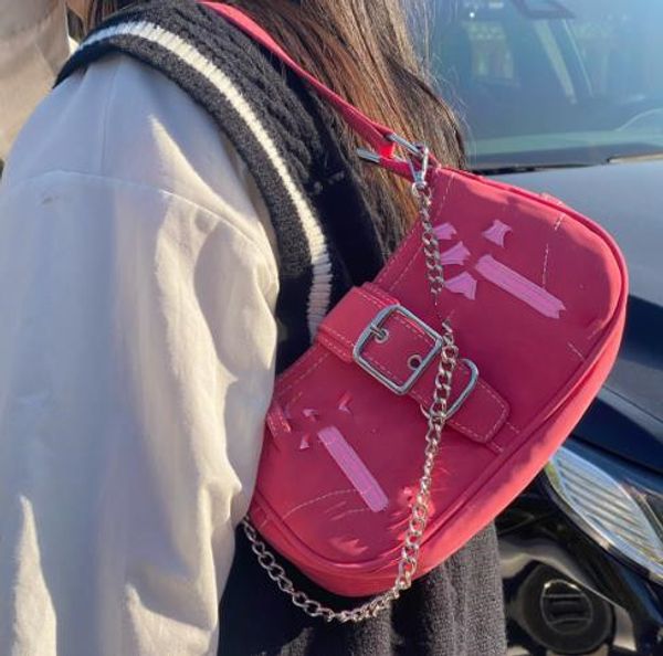 Clássico cruz corrente de ferro quente menina axilas saco rosa vermelho motocicleta doce picante sacos do mensageiro para mulher