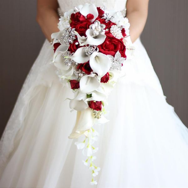 Bouquet da sposa con perle artificiali e cristalli Avorio Spilla fatta a mano da sposa Bouquet Noiva Bouquet da sposa a cascata rosso Cascata265Z