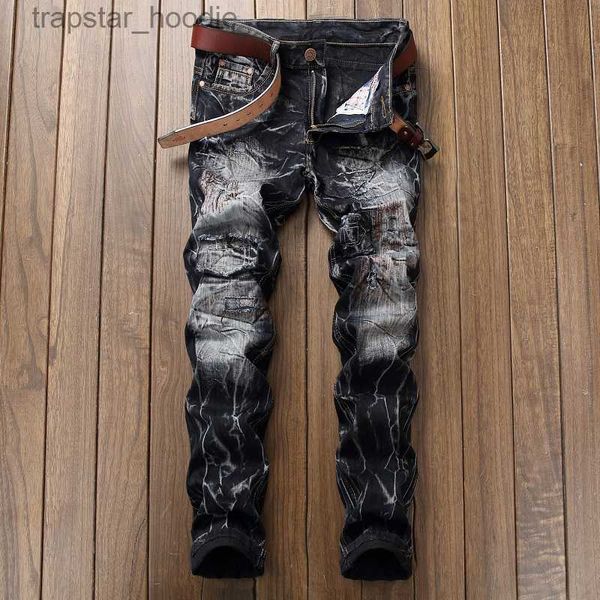 Jeans da uomo Moda Uomo Jeans neri sbiancati Designer Tie Dye graffiato Pantaloni in denim a gamba dritta Slim fit Biker Hip Hop Trousres JB9890 L230918