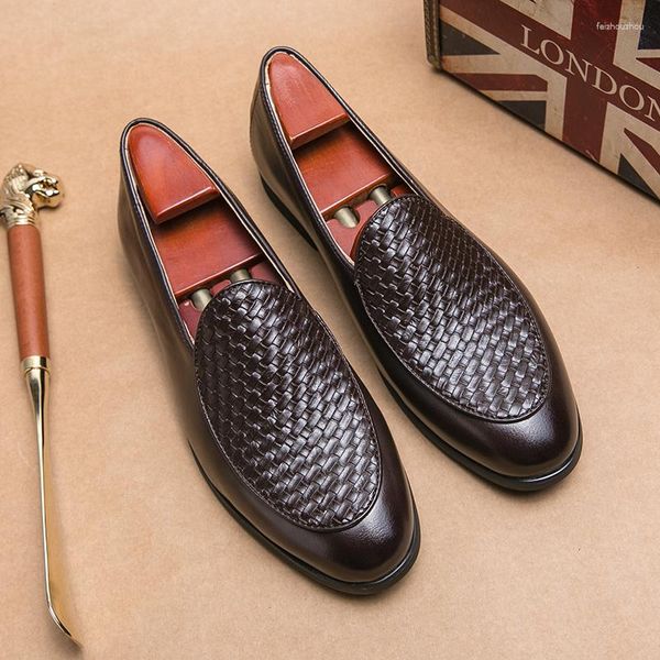 Sapatos de vestido masculino casual couro respirável Le Fu escritório de negócios dirigindo mocassin confortável forma de estribo de um pé