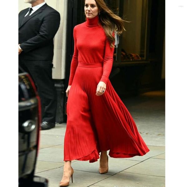 Рабочие платья Принцесса Дизайнерская осенняя мода Высококачественные красные вязаные топы Плиссированные юбки Вечерние офисные винтажные элегантные женские комплекты