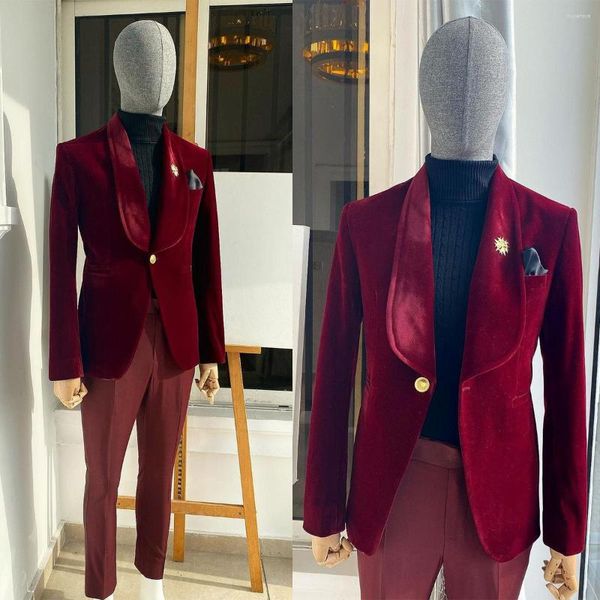 Ternos masculinos vermelhos sob medida, 2 peças, blazer de veludo borgonha, calças com um botão dourado, lapela transparente, noivo formal, slim, personalizado, plus size