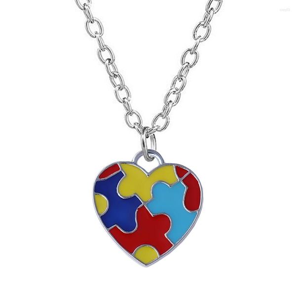 Collane con ciondolo Puzzle a forma di cuore colorato Collana con combinazione di autismo Smalto Personalizzazione di gioielli artigianali