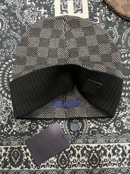 23ss chapéu de malha designer beanie boné mens e mulheres unisex lã chapeau carta lazer ao ar livre manter quente moda crânio gorro marrom azul