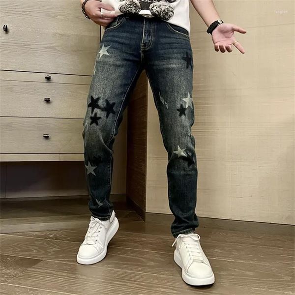 Jeans masculinos P08338 Moda 2023 Pista Luxo Design Europeu Roupas Estilo Festa