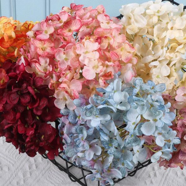 Flores decorativas Design Retro Artificial Estilo Europeu Hortênsia Simulado Bouquet de Bola Bordada Para Decoração de Casa de Casamento 120 PCS