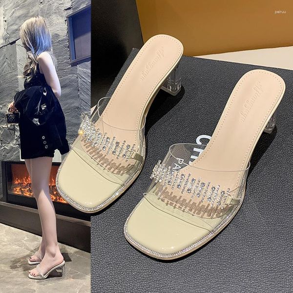 Kleidschuhe High-Heeled-Hausschuhe Damen Sommerkleidung 2023 Mode Transparente Blockabsatz-Sandalen Quadratische Zehe Koreanische Version von San