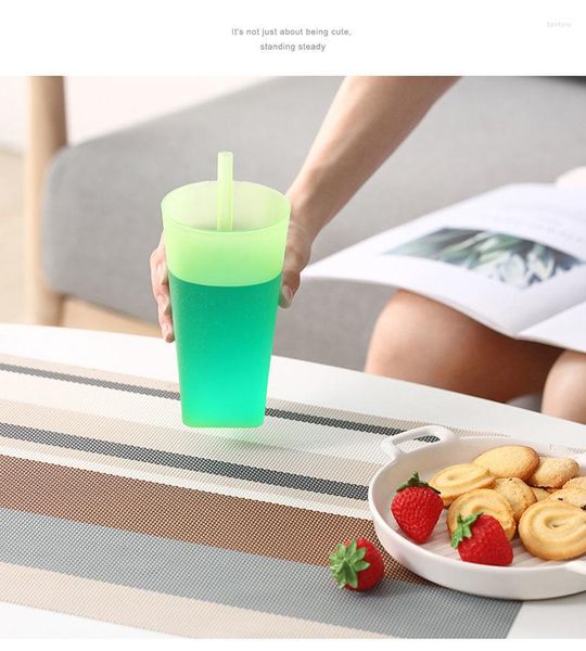 Bicchieri 1PC Kid Bambini Infant Baby Sip Cup con tazza di paglia incorporata Drink Home Colors Sippy 4 colori integrati