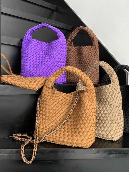 Bolsa de designer Botegss Ventss Bolsas de ombro Nylon pano mão tecido bolsa 2023 novo balde para viagens femininas e mães cesta de repolho tem logotipo