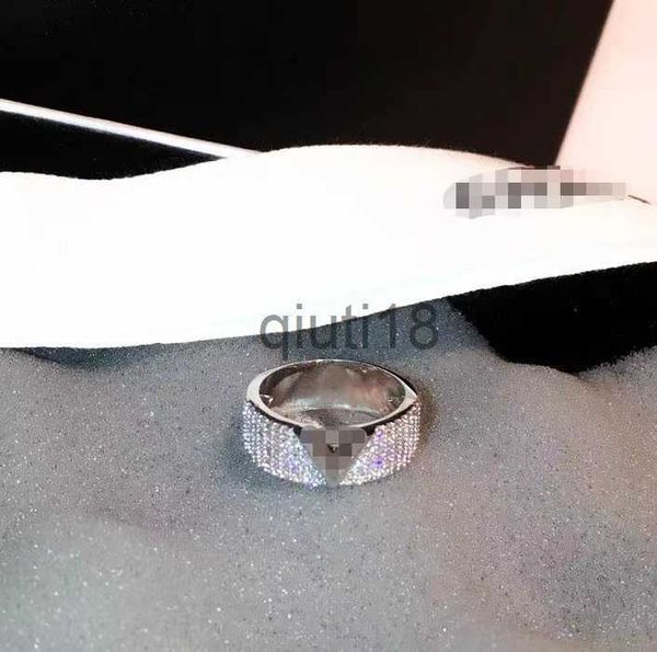 Anéis de banda clássico luxo jóias designer anéis mulheres suprimentos de casamento diamante 18k banhado a ouro anel de aço inoxidável anel de dedo fino atacado x0920