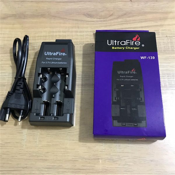 Neues Ultrafire WF-139 Multifunktions-Ladegerät für 18650 18500 17670 16340 14500 10440 EU/US-Stecker AC 110 ~ 240 V mit Einzelhandelsverpackung