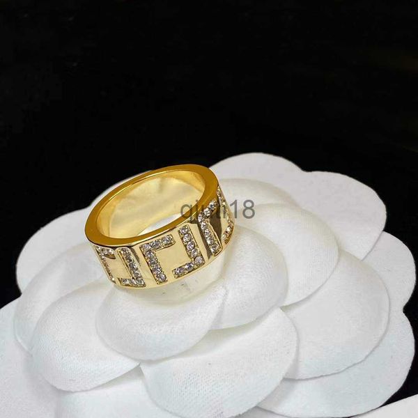 Anelli a fascia Anello con lettera in oro moda bague per donna Personalità semplice Festa amanti del matrimonio regalo anelli di fidanzamento gioielli con scatola NRJ x0920