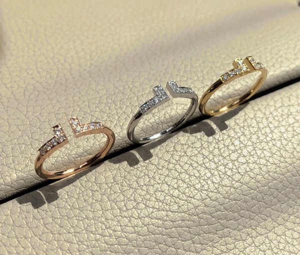 Fashion Style Diamond 925 Sterling Silver Humanized Design Rings Bague Anillos Coppia Donne Sposare Anelli di fidanzamento per matrimoni Set Gioielli regalo
