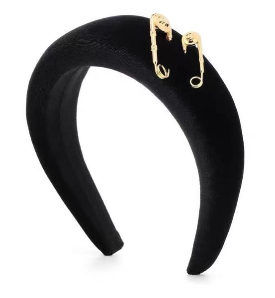 Schwarzes breites Stirnband, klassischer Designer-Damen-Kopfschmuck aus Samt, elegantes breites Haarband, Kopftuch. Hohe Qualität