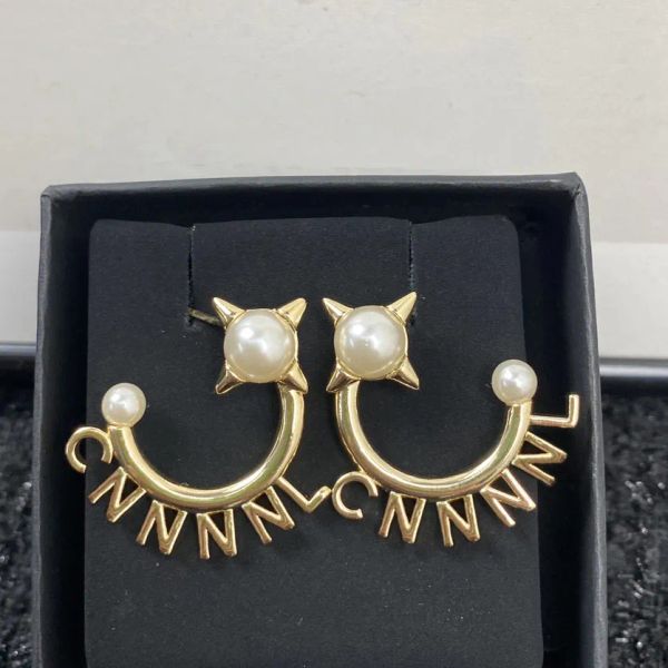 Mulheres ouro designer hoop brincos moda luxo jóias senhora canal pérola orelha parafuso prisioneiro festa de casamento meninas carta charme brinco studs com caixa