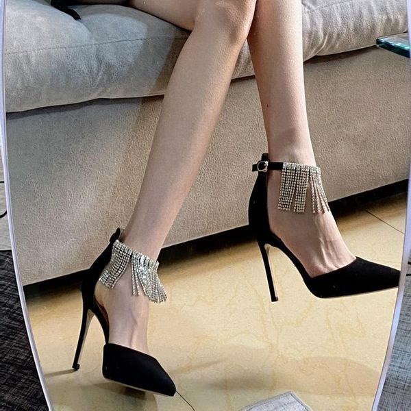 Модельные туфли, женские туфли-лодочки на высоком каблуке с блестящими кристаллами и кистями, осень 2023, пикантные черные туфли с ремешками на щиколотке, вечерние женские туфли с острым носком на тонком каблуке