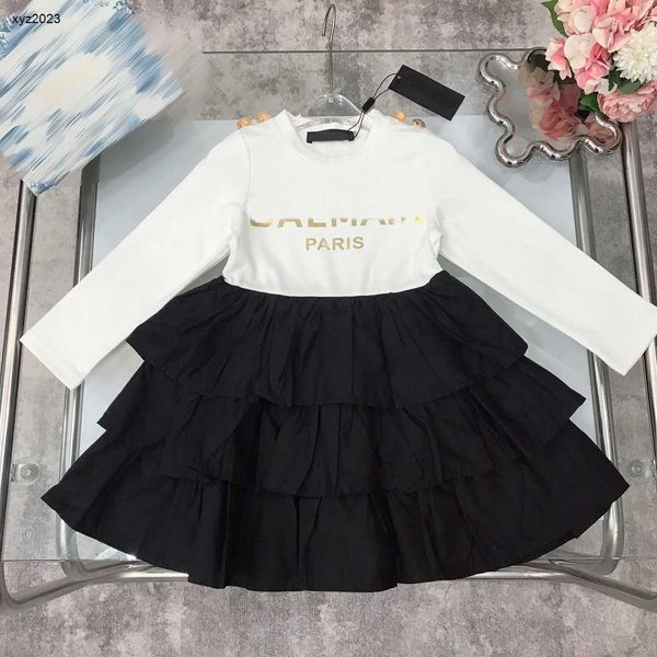 23SS Babykleidung Goldbuchstabendruck Mädchenkleid Designer Langarm Kinderkleid Größe 100-150 CM Kind Mehrschichtiger Kuchenrock Sep01