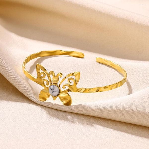 Браслет из нержавеющей стали, богемный браслет с бирюзовым жемчугом для женщин, золотой цвет, плиссированный открытый браслет с бабочкой, модные ювелирные изделия 2023