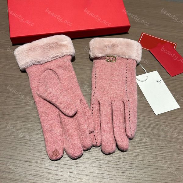 Designer mulheres luva de caxemira rosa luvas de alta qualidade senhoras luvas de couro de inverno hardware feminino mitten com caixa chapéu cachecol acessórios