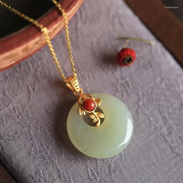 Ketten klassische und exquisite chinesische Stil Natural Hetian Jade Round Halsketten Alte Goldhandwerk Anhänger Vintage Chain Schmuck Geschenk