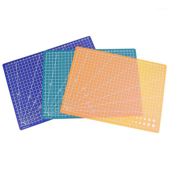 1PCS 30 22cm A4 Gitterlinien Selbstheilende Schneidematte 3 Farben Handwerk Karte Nähen Werkzeuge Stoff Leder Papier Board1288A