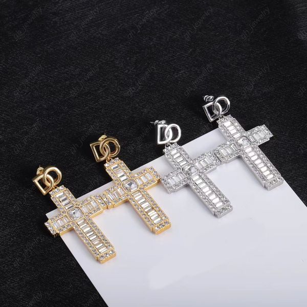2023 Nova moda diamante cristal cruzes balançar lustre brincos femininos de luxo designer brincos disponíveis em ouro e prata de alta qualidade com caixa