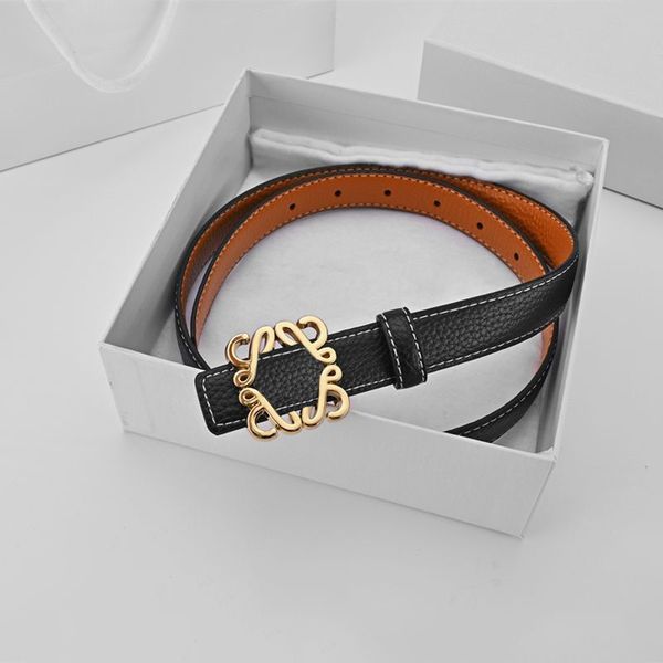 Ceintures de créateurs de luxe Ceinture en cuir véritable de haute qualité Largeur 2,4 cm Ceintures à la mode unisexe Lettres dorées Alliage Boucle lisse Cintura