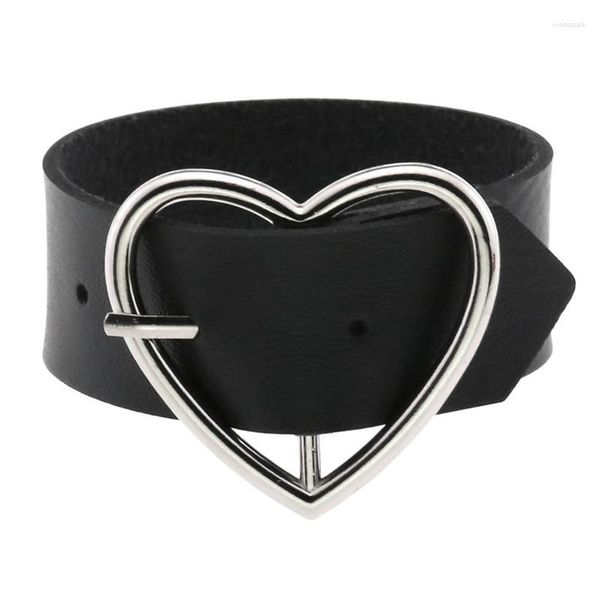 Braccialetti a maglie Bracciale a cuore in pelle nera per donna Polsino gotico Polsino con fibbia con rivetto gotico Accessori vintage rock