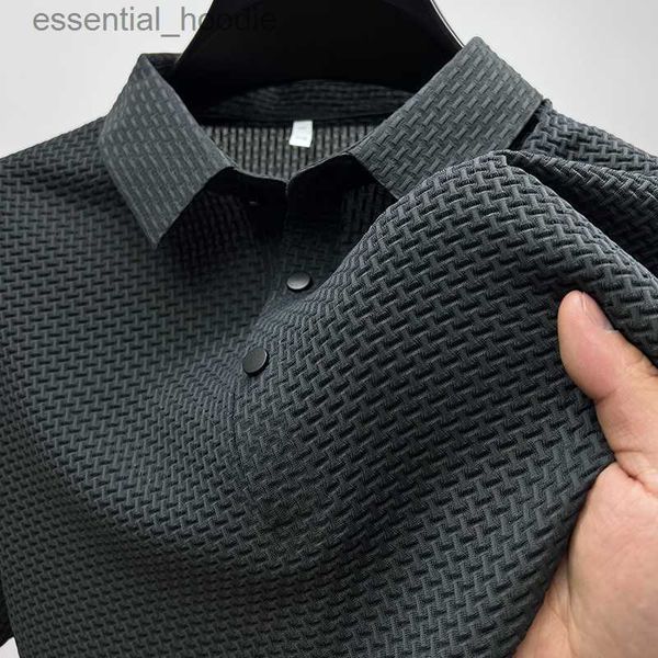 Camicie eleganti da uomo Estate Nuovi uomini Lop-up Hollow Camicia a maniche corte Camicia in seta di ghiaccio traspirante Business Fashion T-shirt Abbigliamento maschile di marca L23092