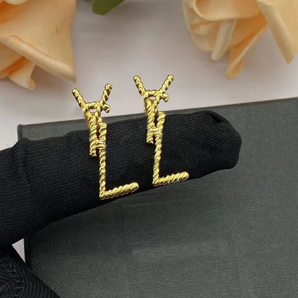 Orecchini di design con filo d'oro 18 carati Orecchini da donna di lusso alla moda Gioielli di celebrità