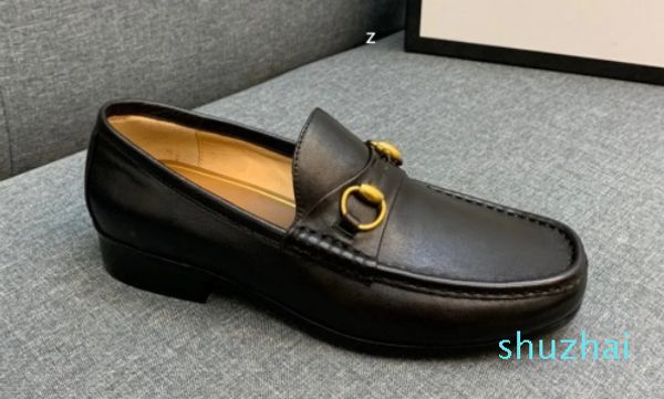 Moda Kayması Erkekler Tasarımcı Elbise Ayakkabı Erkek Oxfords Moda İş Elbise Erkek Ayakkabı Yeni Klasik Deri Erkek Takım Ayakkabı