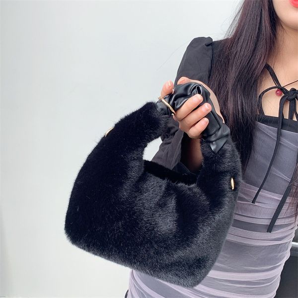 Umhängetaschen 5 Farben in diesem Jahr beliebte einfarbige Mode Mao Mao Rucksack Straße Persönlichkeit Nachahmung Nerz Pelz Handtasche täglich Joker plissierte Handtaschen 2901#