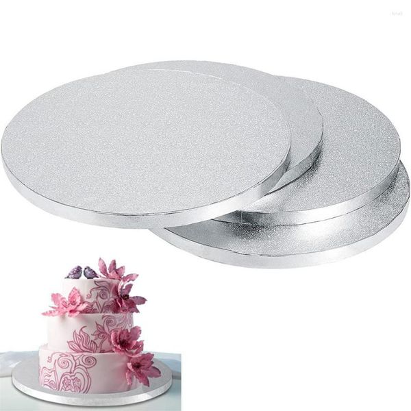 Strumenti Bakeware Confezione da 4 pezzi Tamburo per torta in argento Tavole rotonde da 12 pollici Bordi lisci spessi 1,3 cm per Tagliere per feste di compleanno a più livelli