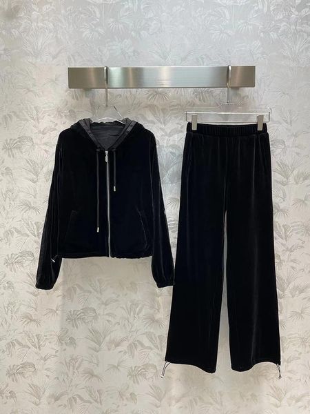 Pantaloni a due pezzi da donna 2023 Set di velluto nero di alta qualità per le donne Giacca con zip con cappuccio Bordo intrecciato e abiti casual da strada femminili