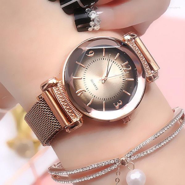 Relógios de pulso mulheres relógios moda ímã fivela luxo gradiente senhoras geométrica numeral romano quartzo movimento relógio malha cinta relógio de pulso