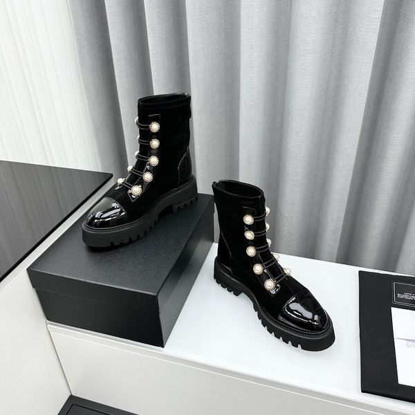 Novas botas de tornozelo com fivela de pérola vintage sapatos de dedo redondo sapatos de salto grosso sapatos de luxo femininos designer sola de couro botas de moda sapatos de alta qualidade sapatos de fábrica tamanho 35-41