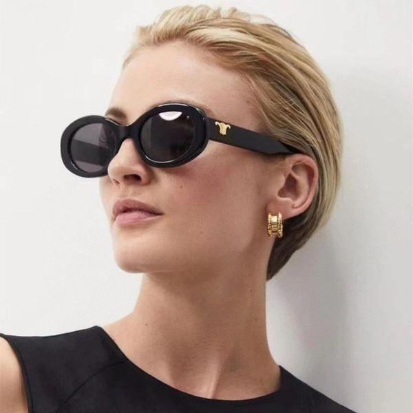 Luxuriöse Designer-Sonnenbrille für Damen. Elegante Sonnenbrille im ovalen französischen Retro-Stil, perfekt für Reisen, in Weiß und Schwarz mit Logo