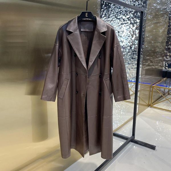Trench coat in pelle di pecora a doppia fila allentata a forma di bozzolo in stile autunno 2023 da donna in pelle M