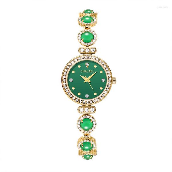 Orologi da polso Un orologio con diamanti verde giada e gioielli da donna