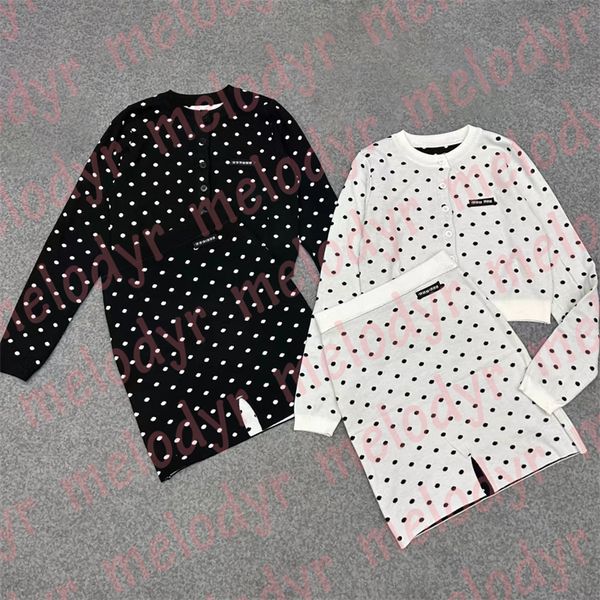 Set di gonne con top corto Abito diviso con stampa a pois Designer di moda Top a maniche lunghe lavorato a maglia Autunno Donna che lavora a maglia gonne a trapezio