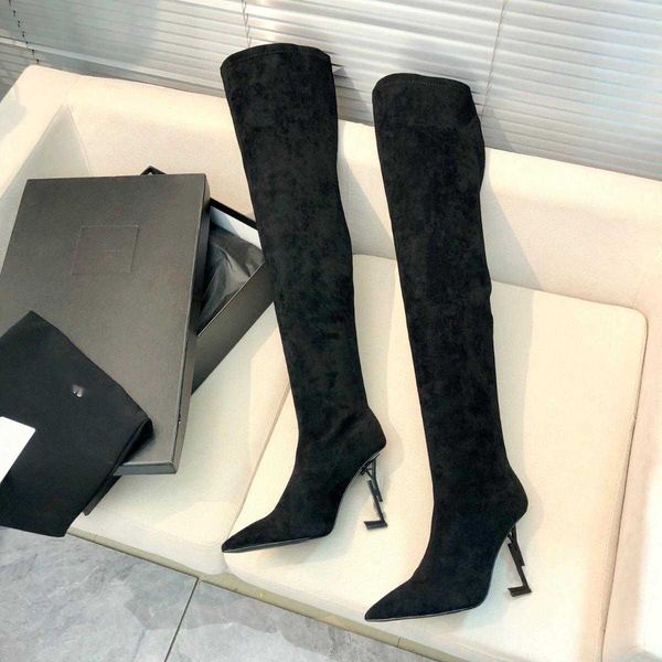 ysll Joelho de melhor qualidade o Opyum Botas sobre dedos pontiagudos Bota de camurça Carta de salto alto Sola de couro esticada para mulheres Designer de luxo Sapatos de salto de fábrica Calçados