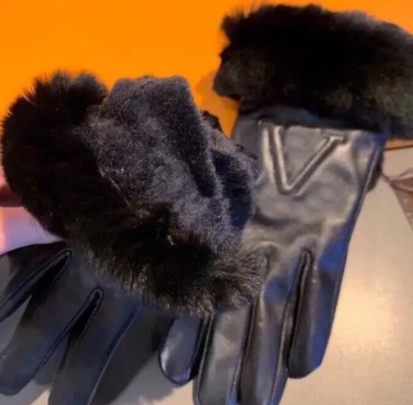 Дизайнерские зимние перчатки для женщин, модная черная кожа с кроличьим мехом, кашемировые перчатки внутри, женские перчатки с сенсорным экраном, толстая теплая кожа