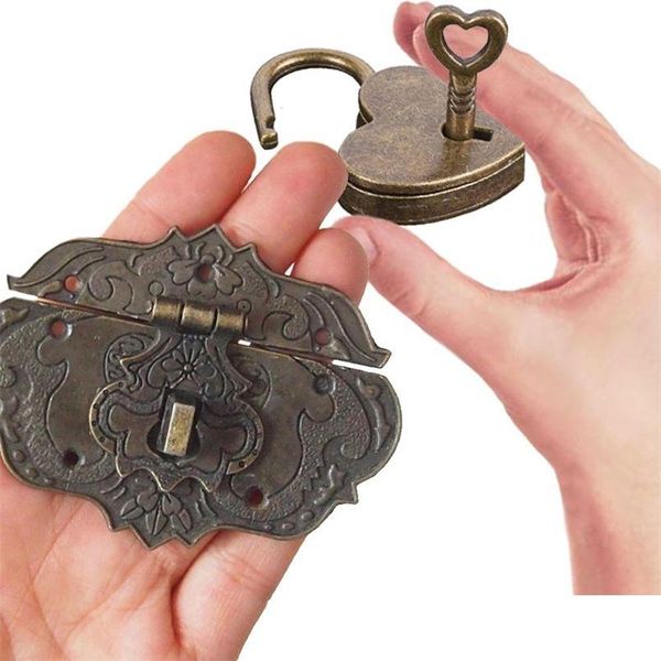 Serrature per porte Custodia in legno in ottone antico Hasp Confezione regalo per gioielli decorativi vintage Gancio per mobili Fibbia Chiusura a scatto 220725 Consegna a goccia Dhwf7