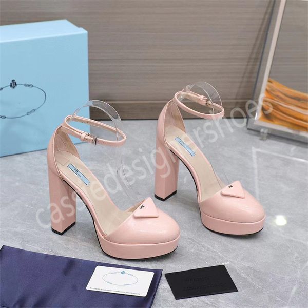 Sandálias de dedo fechado de verão moda feminina sólida plataforma impermeável salto alto designer marca feminina vestido de festa simples commuter boca rasa versátil sapatos de escritório