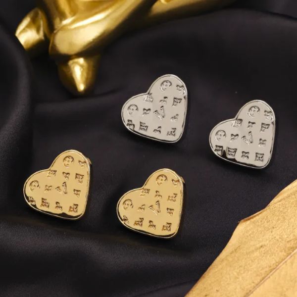 Orecchini per stalloni Love Womens 18k Orecchini in oro Orecchini di lusso Dons Castino Orecchini Fare di matrimonio Gioielli 2023 Nuovi gioielli all'ingrosso