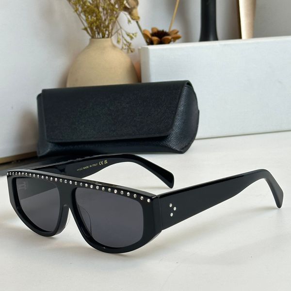 Sonnenbrille für Männer und Frauen, 4S274, Designer-Designer, Nieten-Stil, Anti-Ultraviolett, Retro-Platte, Vollrahmen-Zubehör für Reisen, Strand, Urlaub, Outdoor-Aktivitäten, zufällige Box