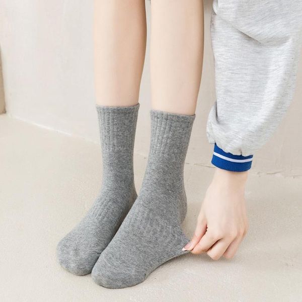 Frauen Socken 3/5 Paar frauen Baumwolle Einfarbig Mode Herbst Winter Dicke Mid-kalb Lange Dame Unterwäsche Großhandel