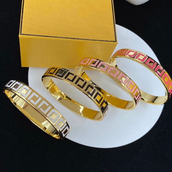 Bracciale di design in oro colorato 18 carati 4 colori tra cui scegliere Bracciale di lusso triangolare regalo di gioielli